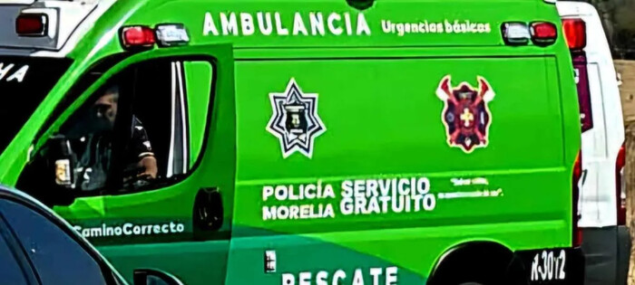 Choque entre moto y camioneta deja dos heridos en la Morelia-Chiquimitío