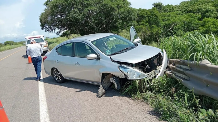 Choque sin personas heridas en la autopista Siglo XXI