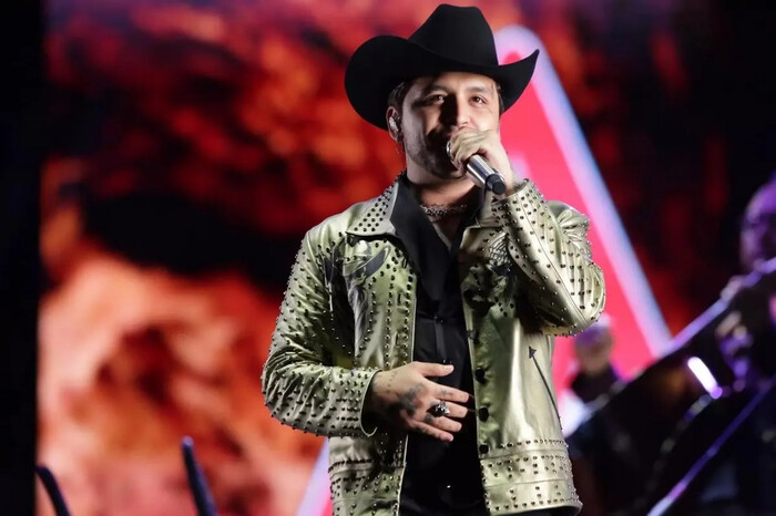 Christian Nodal Deslumbra en Ecuador Tras Superar Incidente de Seguridad