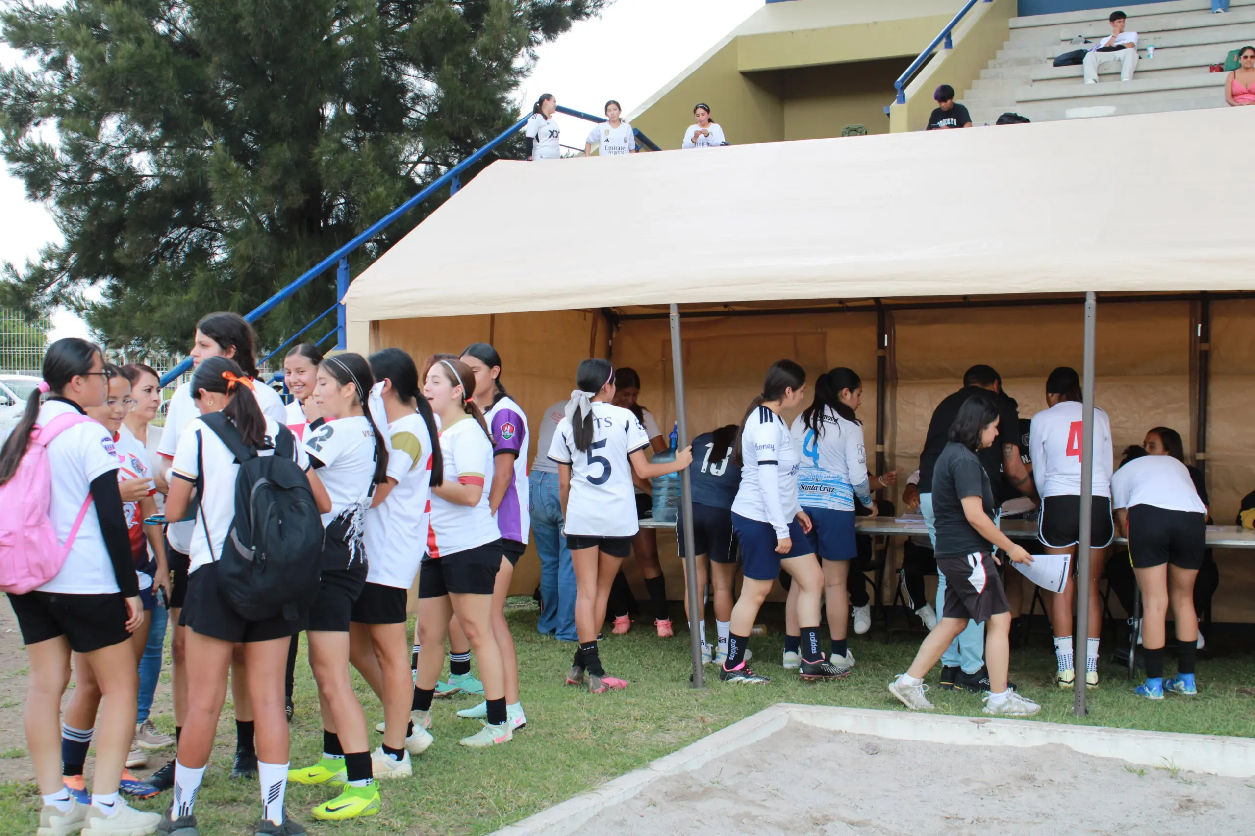 Cientos de aspirantes se registran en visoría del equipo femenil de TDP de la UMSNH 