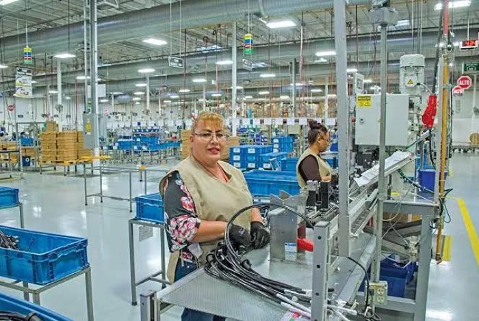 Cierran 2 maquiladoras en Juárez: Marelli y Lacroix se van