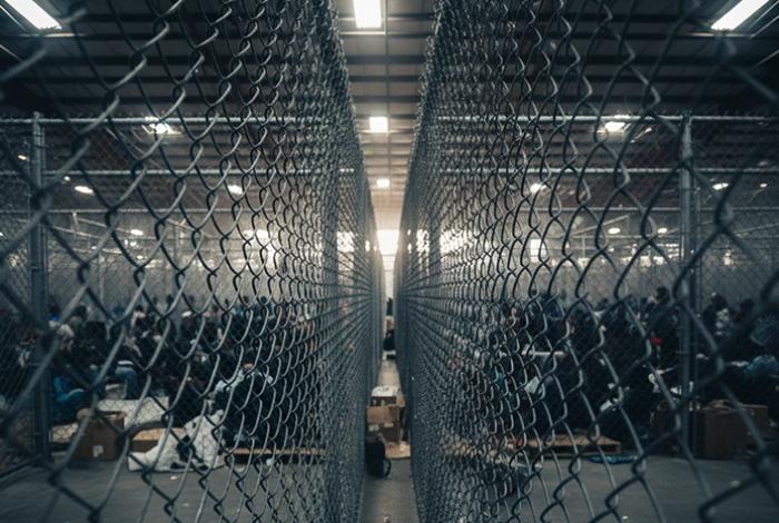 Ciudades de EUA repudian millonario plan de Trump de convertir almacenes en centros de detención de migrantes