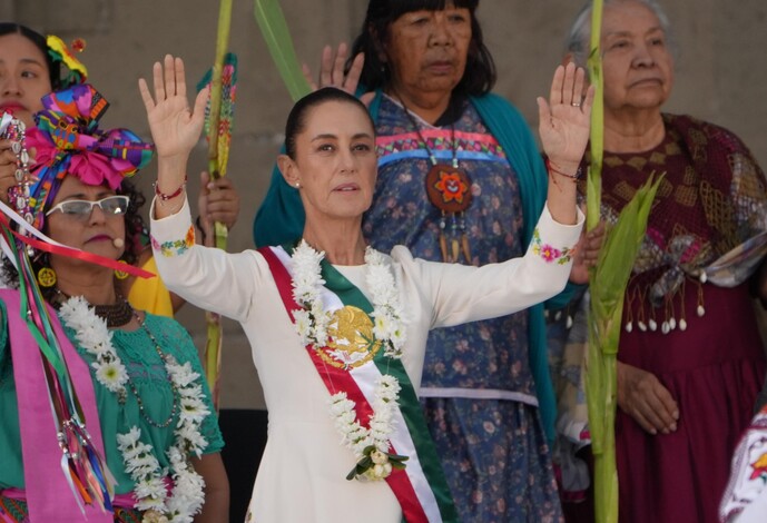 Claudia Sheinbaum recibe el bastón de mando en una ceremonia indígena histórica