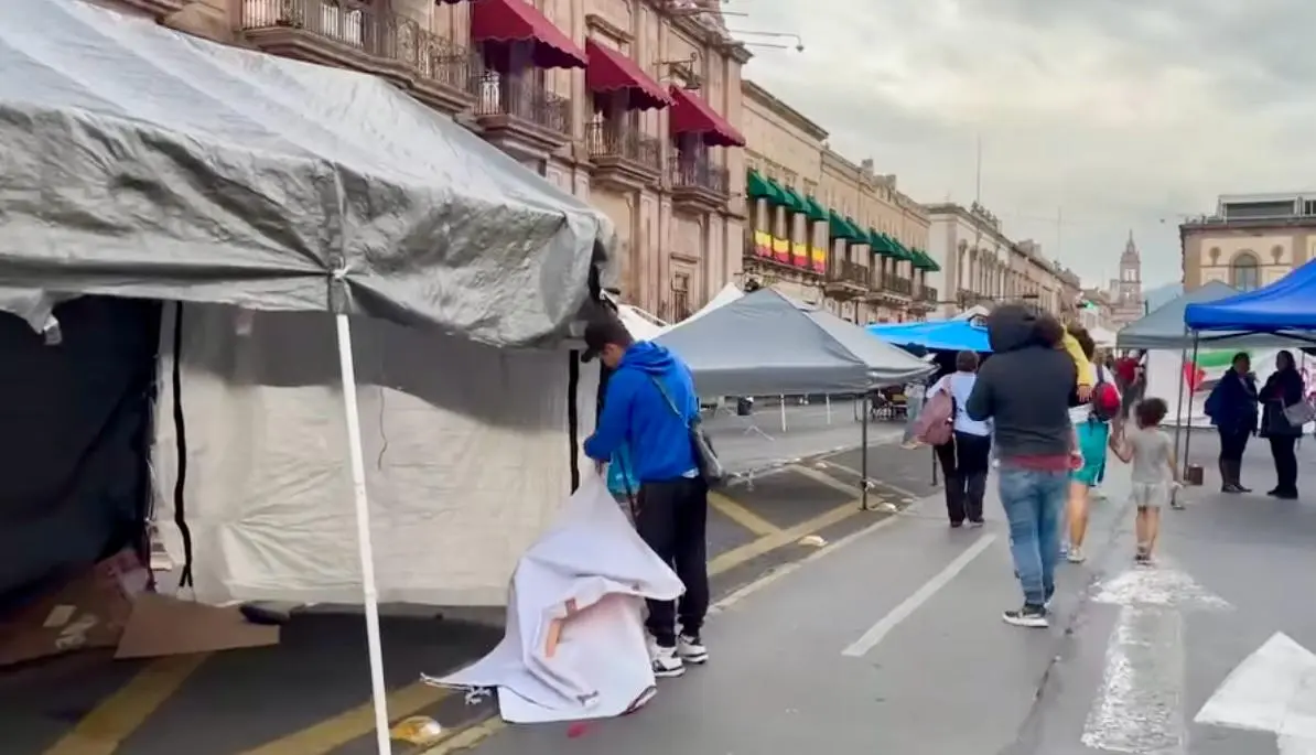 CNTE levanta plantón; aclaran dudas de temas federales