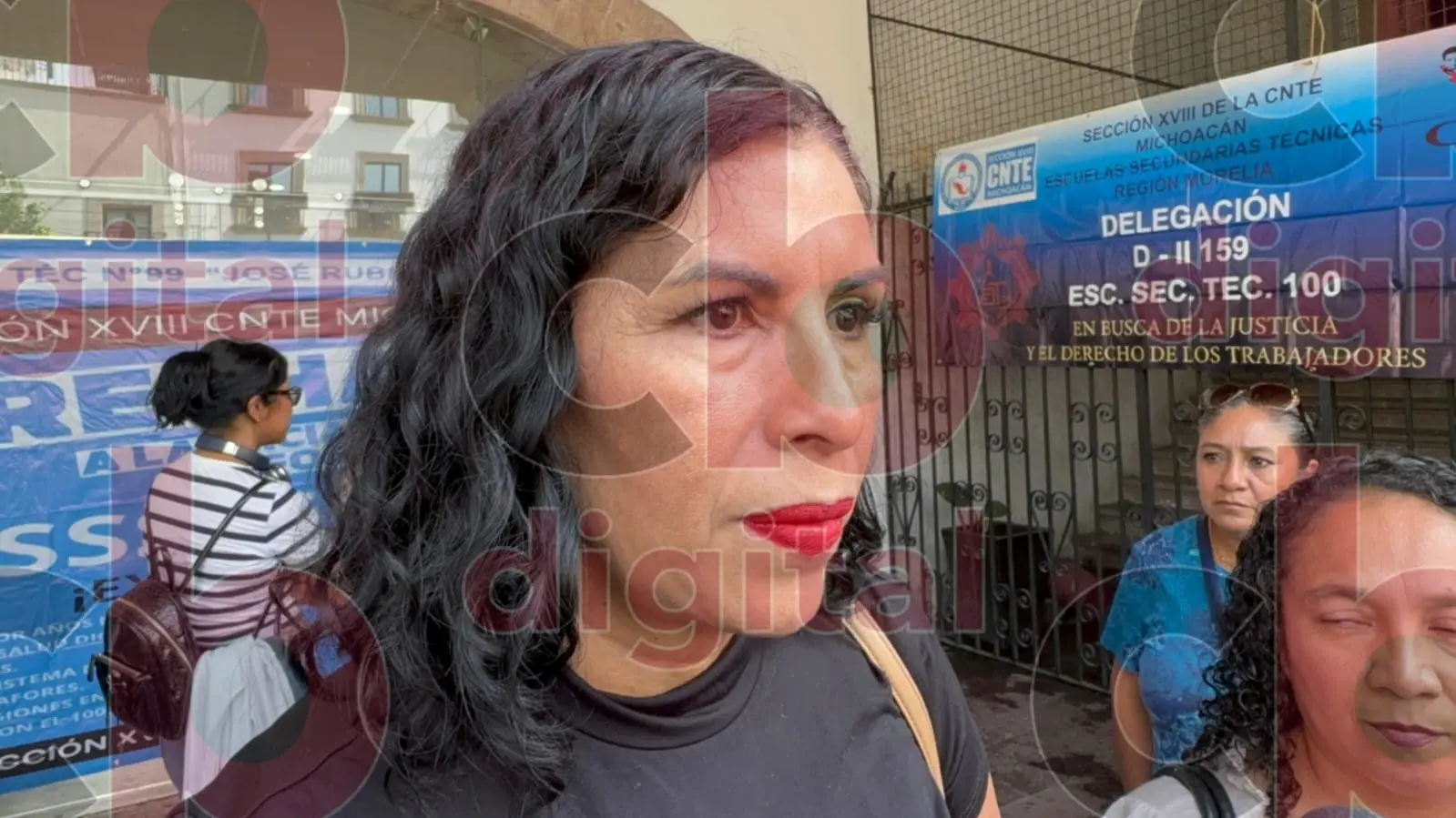 CNTE toma Centro Administrativo de Morelia desde temprana horas