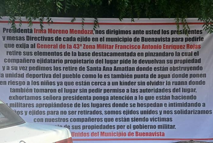 Colocan manta en Buenavista; exigen retiro de militares