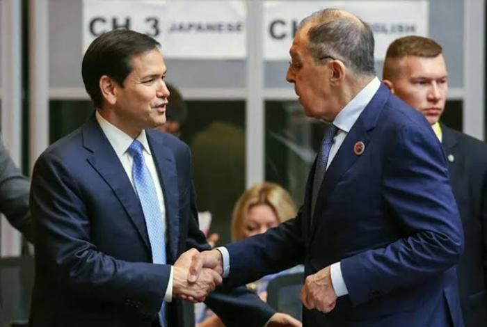 Comienza la reunión entre Estados Unidos y Rusia centrada en la guerra en Ucrania