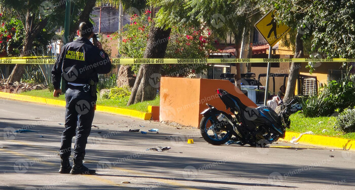 Compran moto y salen a probarla, ella muere y él apenas sobrevive, en Morelia