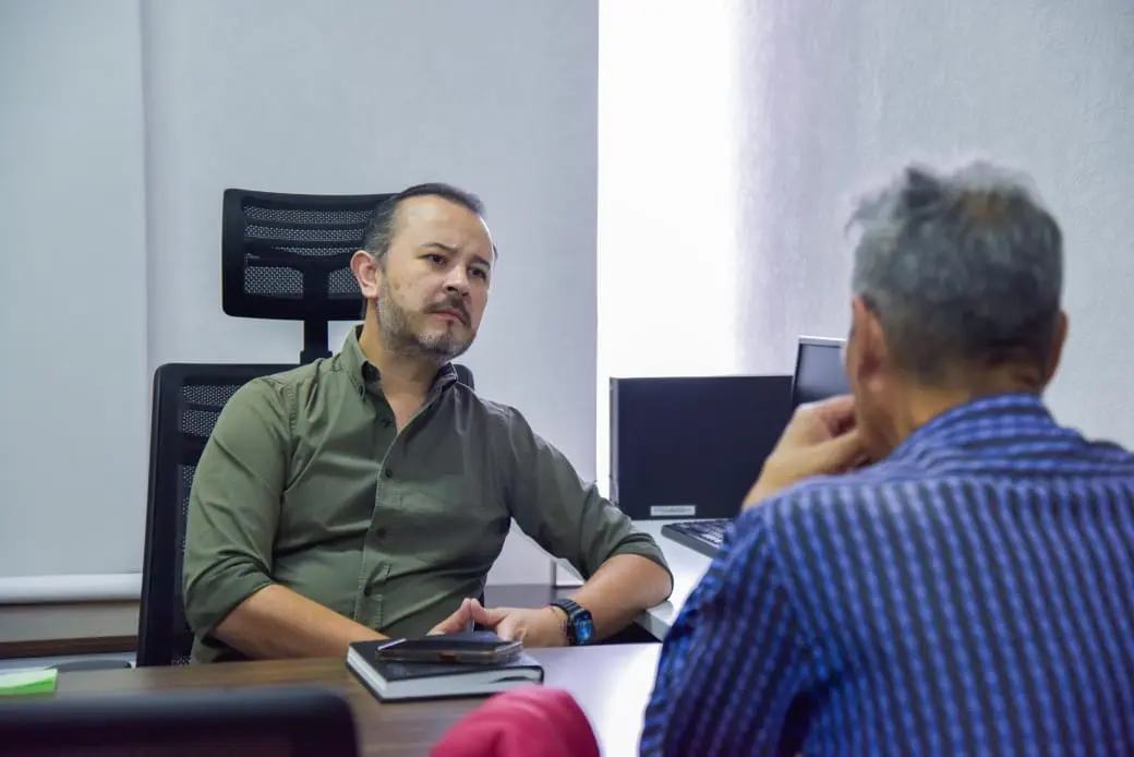 Comprometido con el bienestar: Fausto Vallejo Mora mantiene cercanía y atención ciudadana.