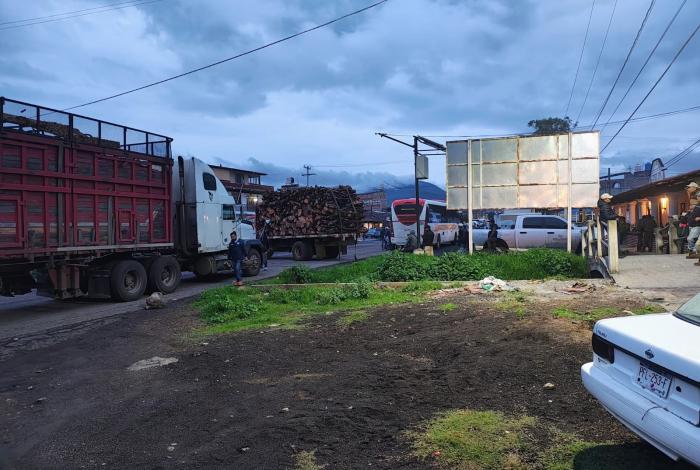 Comuneros de Santa Fe de la Laguna exigen la liberación de 6 leñadores detenidos por la FGE