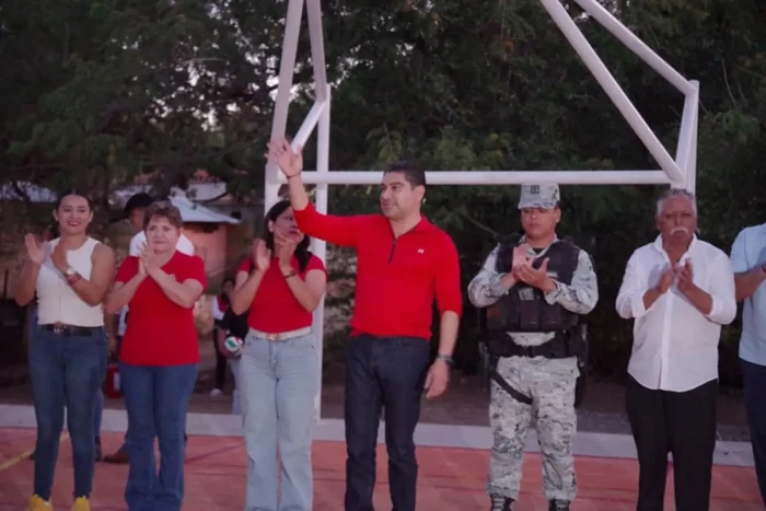 Con cancha de usos múltiples cambia rostro de la localidad de Ocuaro