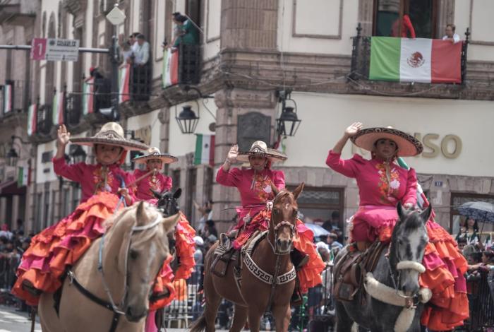 Con desfile y mucho ánimo, Morelia celebra la Independencia de México