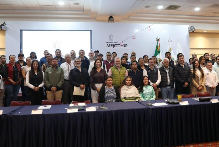 Con diálogo se generan acuerdos en beneficio de comunidades indígenas: Bedolla