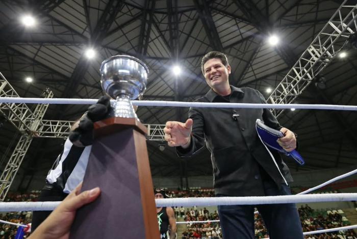 Con gran función de lucha libre, Alfonso Martínez reinaugura el Domo Bicentenario