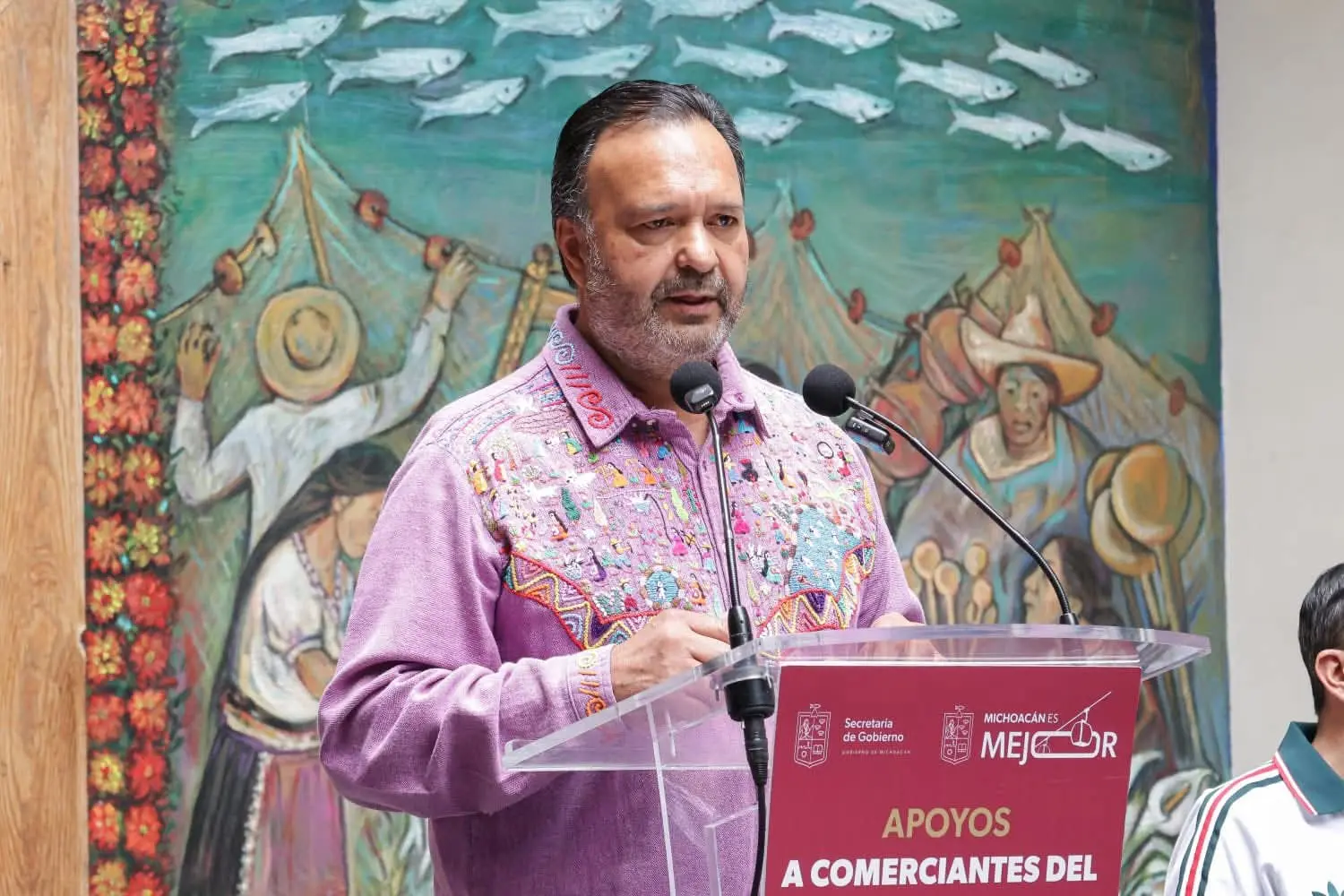 Con hechos, respaldamos a quienes mueven la economía de Pátzcuaro: Julio Arreola