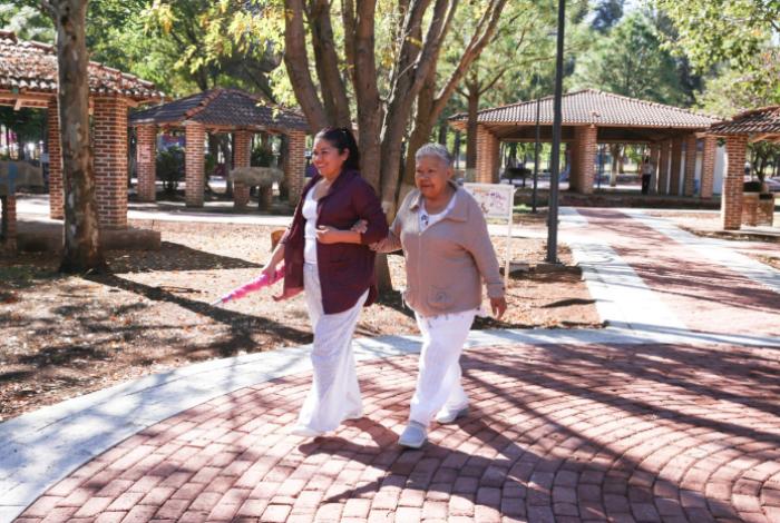 Con inversión de 30 mdp, familias de Jacona estrenan Parque Ecológico en presa La Luz: Bedolla