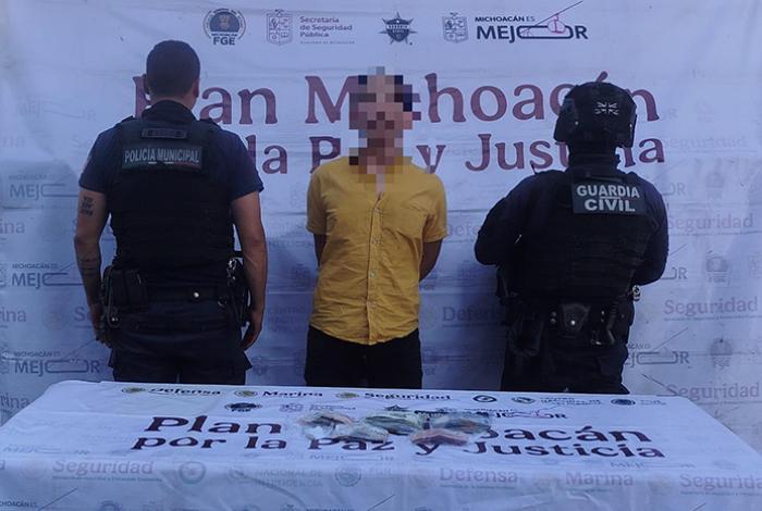 Con más de 53 mil pesos detiene Guardia Civil a presunto asaltante de comercios en Jacona