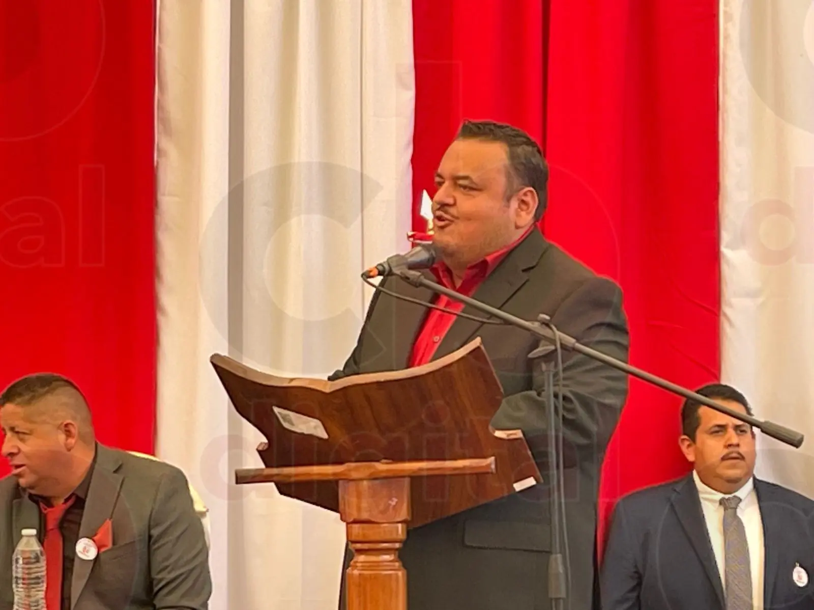 Con mira al futuro, Octavio Chávez Aguirre rinde su primer informe de gobierno