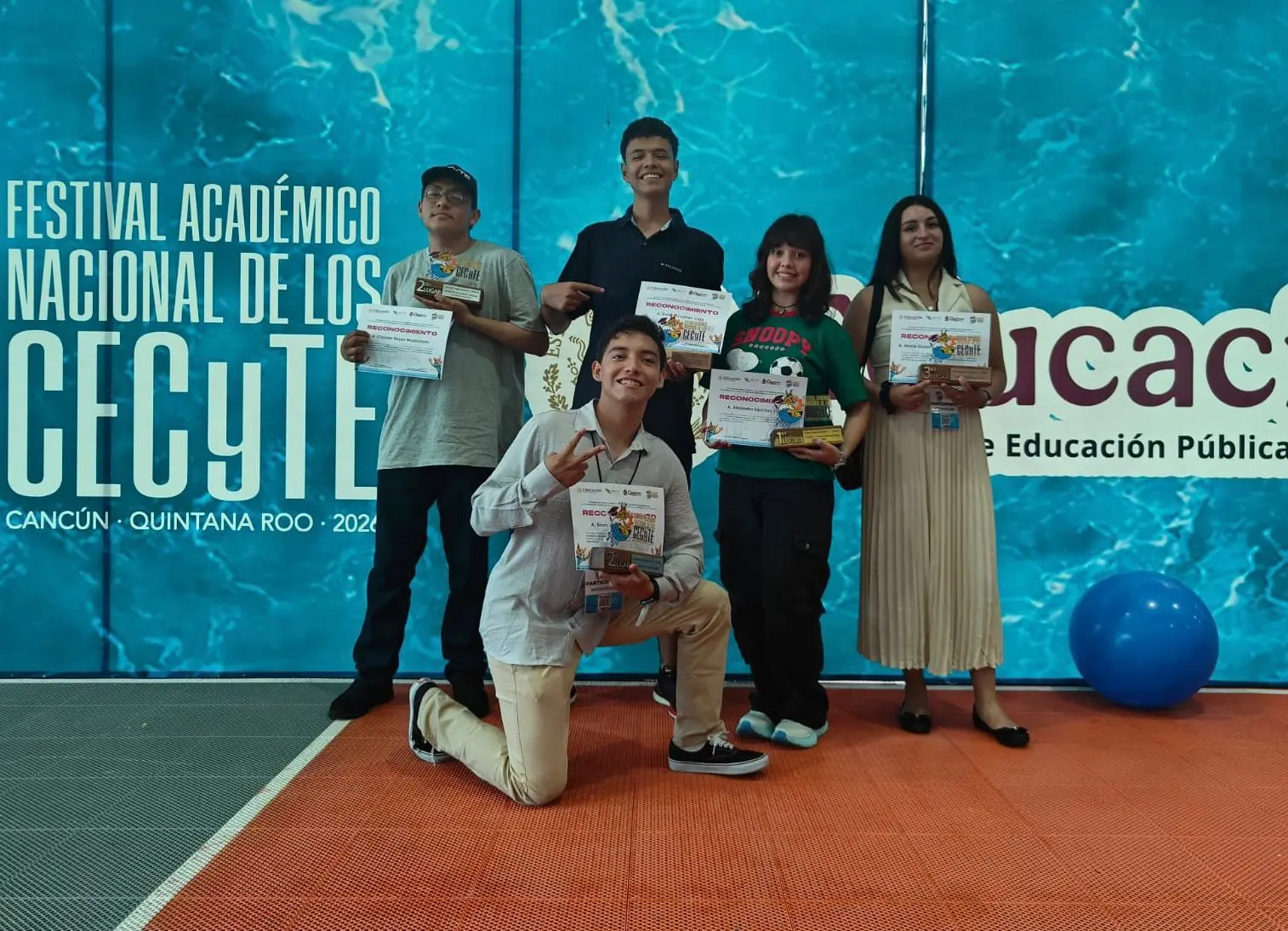 Con oro, plata y bronce, Cecytem destaca en justa académica nacional