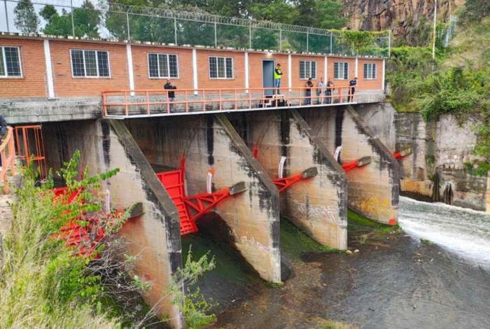 Conagua aumenta desfogue controlado de la presa de Cointzio