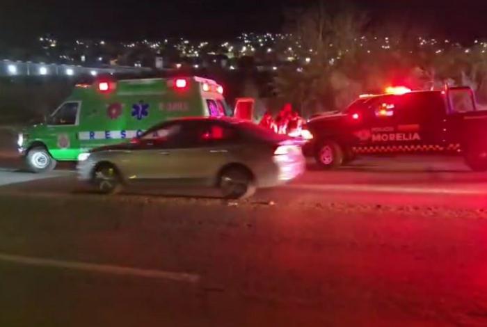 Conductor huye tras impactar a una pareja que viajaba en moto, en la salida a Quiroga