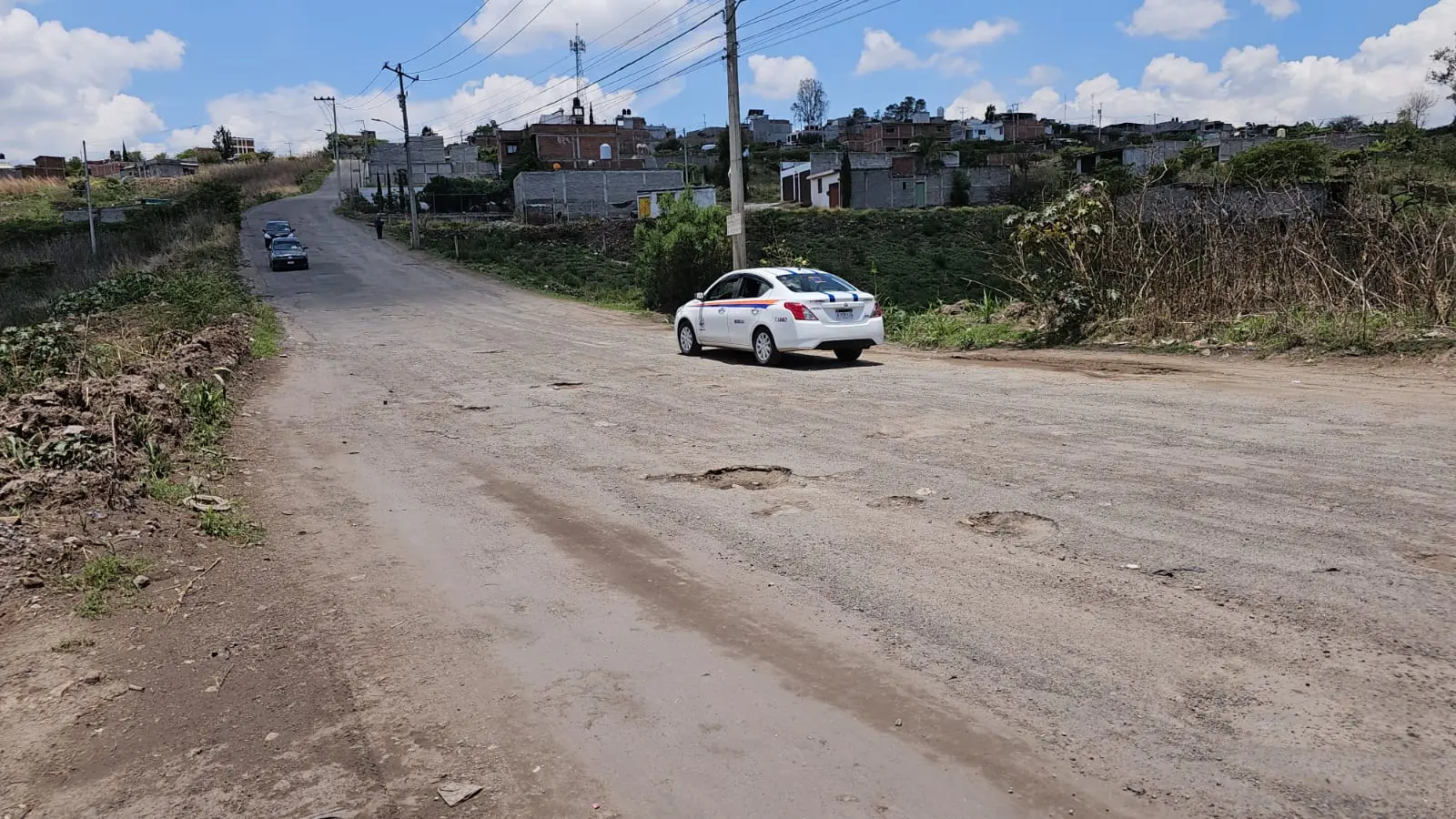Conductores denuncian deterioro de la avenida La Nueva Aldea