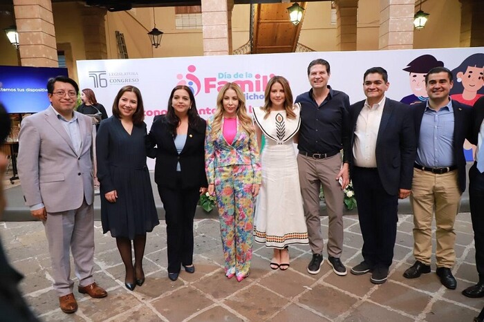 Congreso de Michoacán reconoce a Paola Delgadillo por Centros Spot