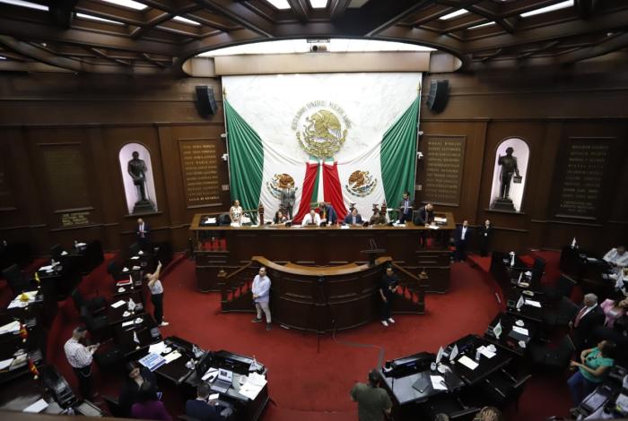 Congreso del Estado a favor de la prevención y detección oportuna de la enfermedad renal crónica