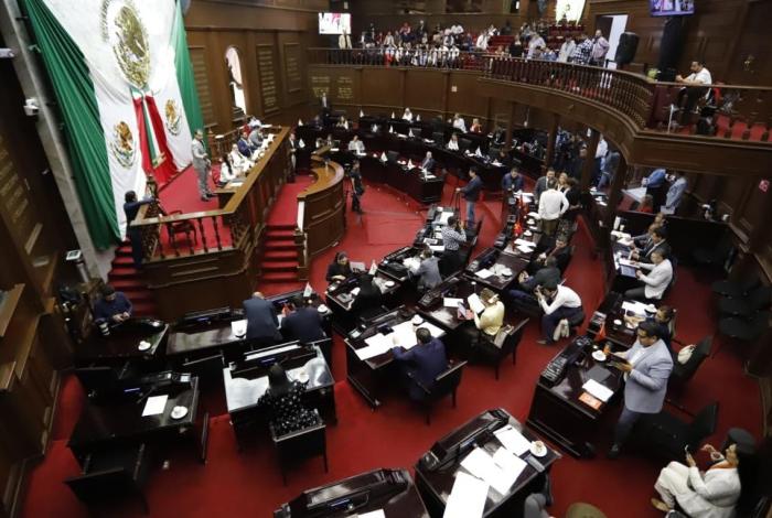 Congreso del Estado avala reformas para suspender licencia a operadores de transporte público involucrados en riñas por incidente vial