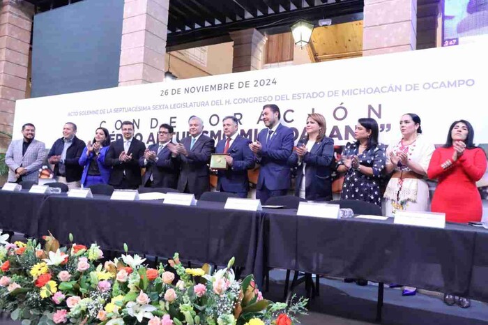 Congreso del Estado entrega condecoración “Mérito al Turismo Michoacano”