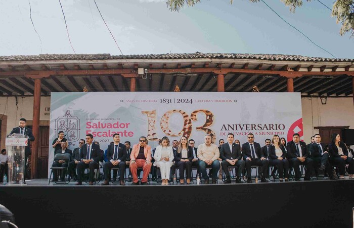 Conmemoran el 193 Aniversario de Elevación a Municipio de Salvador Escalante con Ceremonia Cívica y Desfile