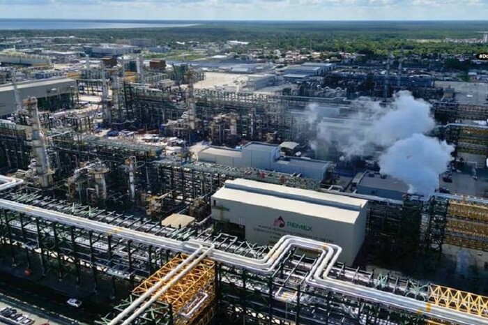 Construcción de refinería de Dos Bocas benefició a 3 empresas señaladas por corrupción