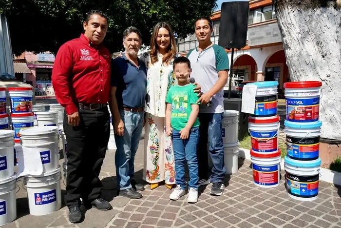 Continúa entrega de materiales a escuelas en Zacapu