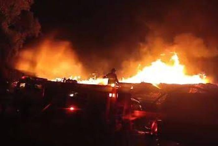 Continúan los incendios de maleza en Apatzingán; bomberos sofocan tres siniestros en menos de una hora