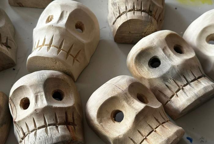 Conviértete en artista por un día con el taller de máscaras de madera en Tócuaro: Sectur