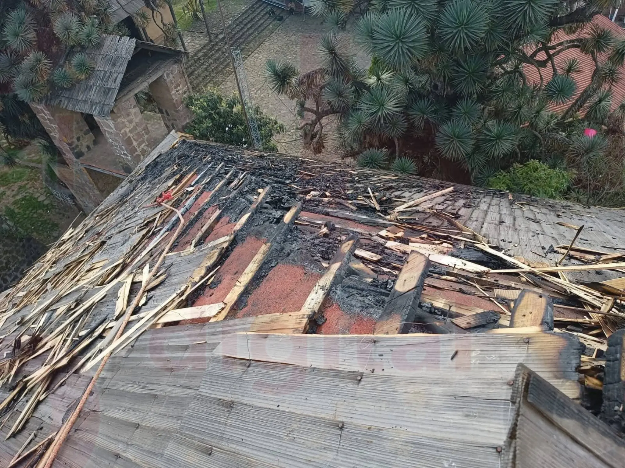 Corto circuito causa del incendio del Templo de Santiago Apóstol