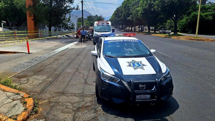 Criminales balean a hombre y a mujer para robarles sus vehículos