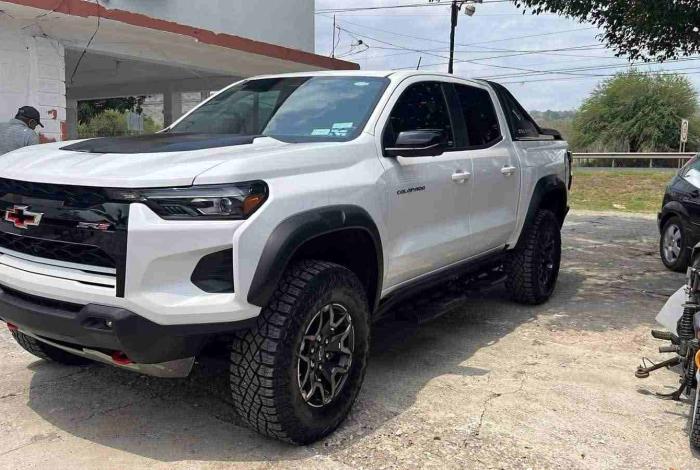 Crónica | Familia tamaulipeca es despojada de su camioneta a punta de pistola en Uruapan