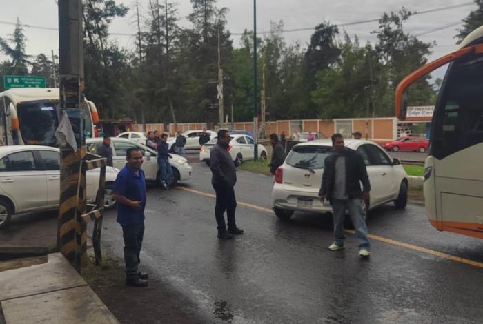 Crónica | “Queremos a Ricardo con vida”: Taxistas bloquean Pátzcuaro por desaparición de compañero