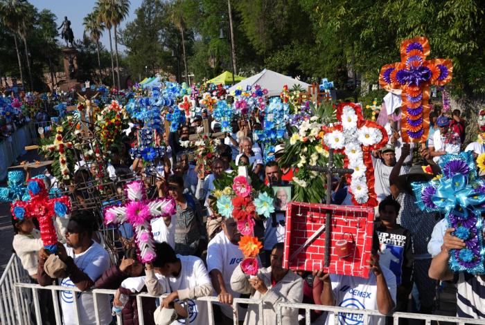 Cruces, tradición y trabajo: Morelia conmemora el Día del Albañil