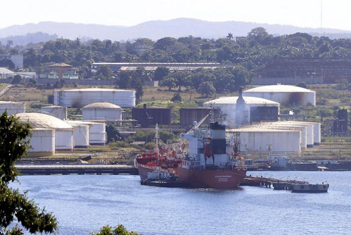 Cuba afrontará una «grave crisis» en pocas semanas si no recibe más crudo, según experto