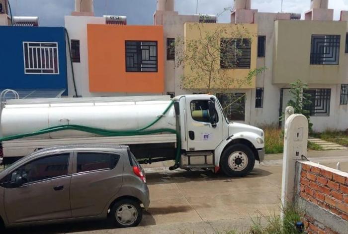 Cumple Vistas La Huerta, Morelia, 15 días sin agua; gastan hasta 500 pesos en pipas