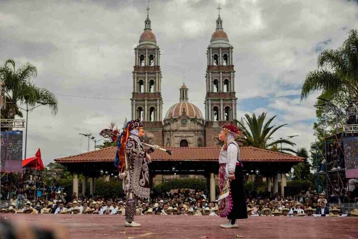 Danza de los kúrpites maravilla a turistas en Nuevo San Juan Parangaricutiro