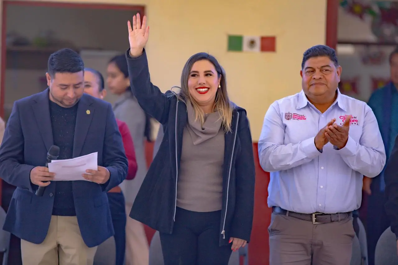 Dayana Pérez da arranque a la Campaña de Salud Visual “Ver bien para aprender mejor” en Salvador Escalante