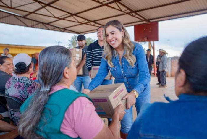 Dayana Pérez fortalece el diálogo con las comunidades de Salvador Escalante