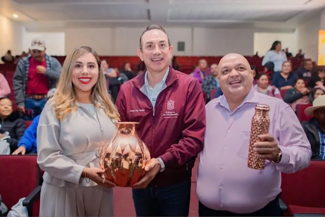 Dayana Pérez impulsa acciones de apoyo para familias migrantes de Salvador Escalante