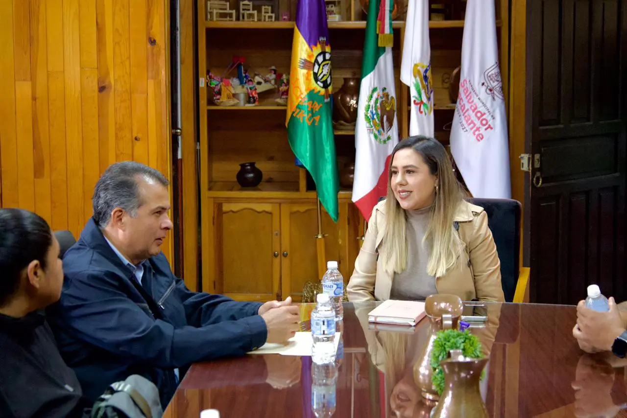 Dayana Pérez Mendoza fortalece el diálogo con autoridades de Zirahuén