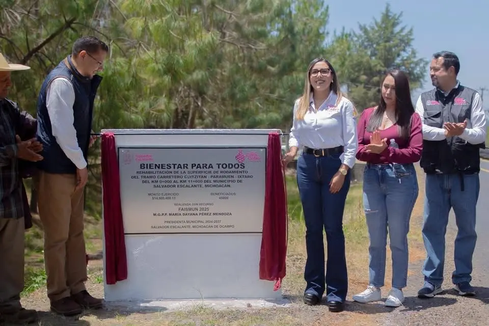 Dayana Pérez Mendoza impulsa la conectividad en Salvador Escalante con la rehabilitación del tramo Cuitzitan–Paramuén–Ixtaro