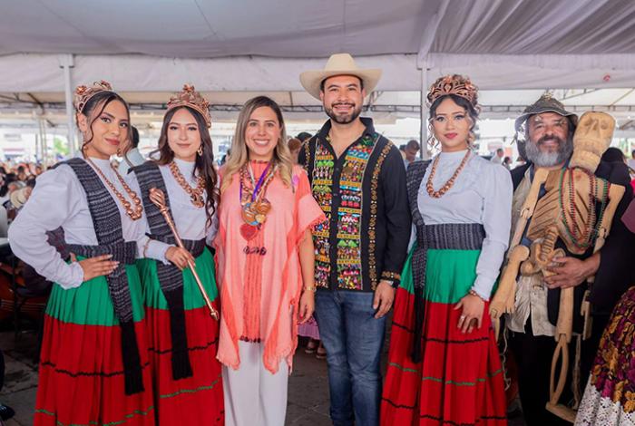 Dayana Pérez Mendoza reconoce el talento y trayectoria de las artesanas y artesanos de Santa Clara del Cobre y Zirahuén