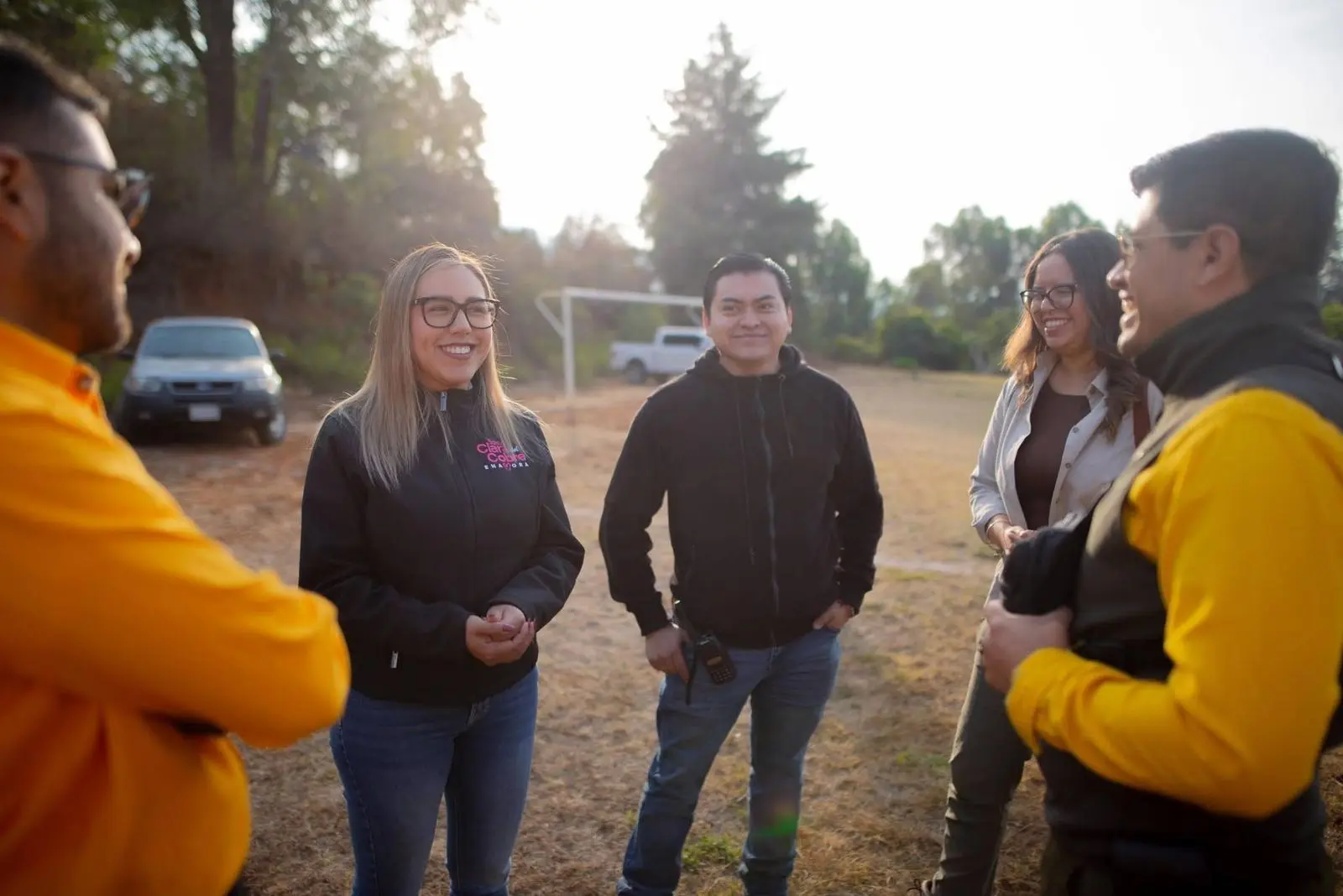 Dayana Pérez reporta control del incendio forestal y refuerza acciones de prevención en Salvador Escalante
